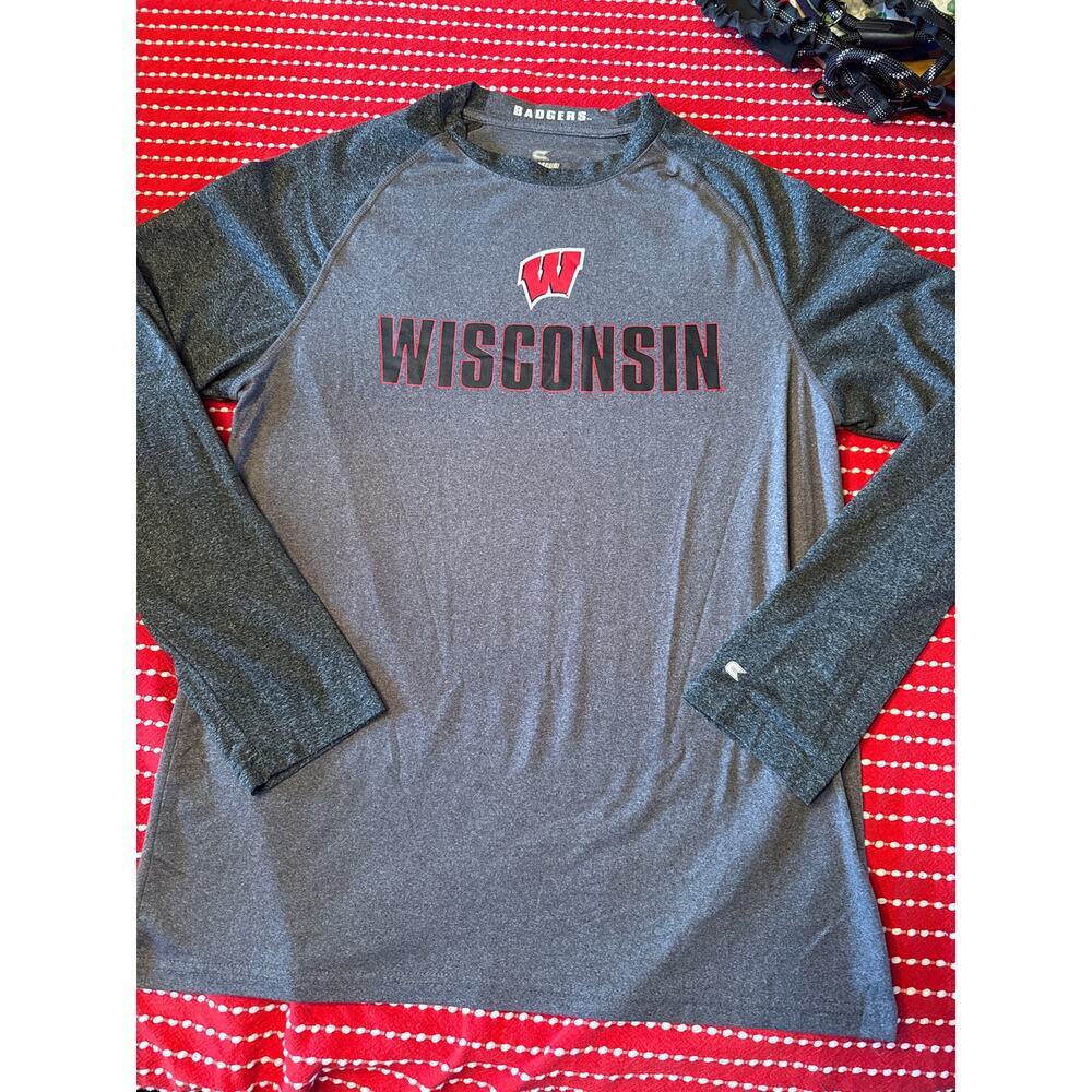 UNIVERSITY OF WISCONSIN BADGERS long sleeve shirt size L LARGE